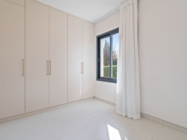 4 Soveroms Villa i Elviria