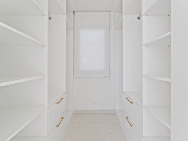 Villa avec 4 Chambres  à Elviria