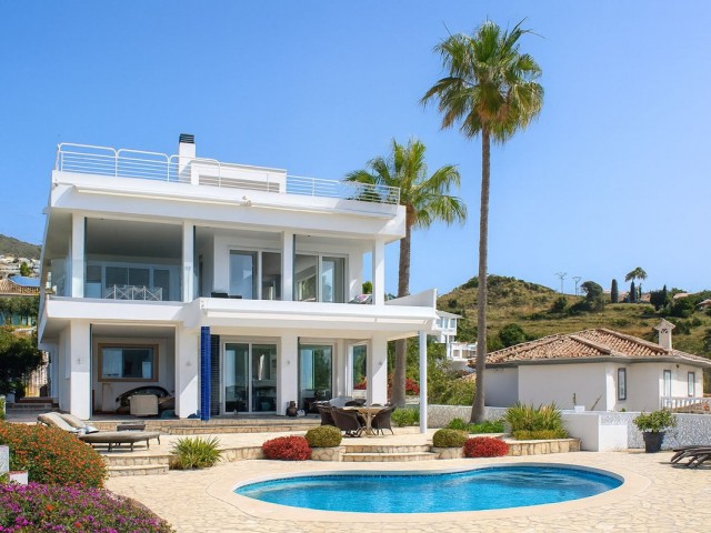 Villa con 4 Dormitorios  en La Capellania
