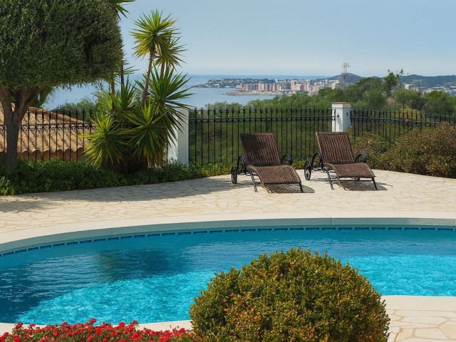 Villa con 4 Dormitorios  en La Capellania