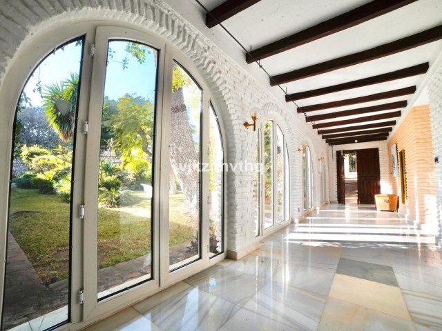 6 Bedrooms Villa in Benalmadena Pueblo