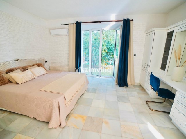 Villa avec 6 Chambres  à Benalmadena Pueblo