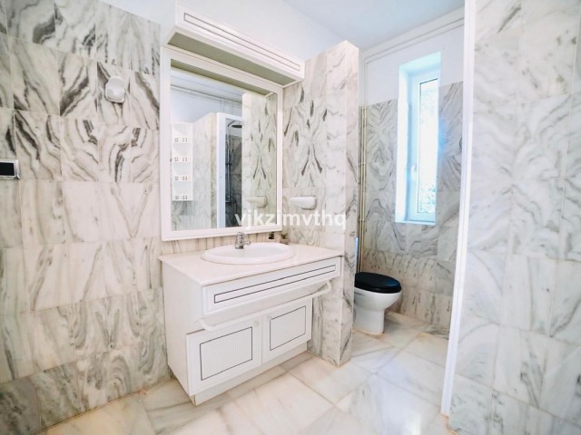 Villa avec 6 Chambres  à Benalmadena Pueblo