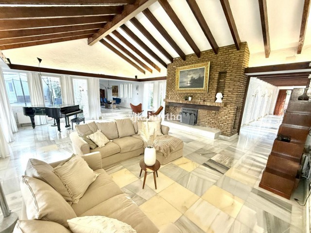 Villa avec 6 Chambres  à Benalmadena Pueblo