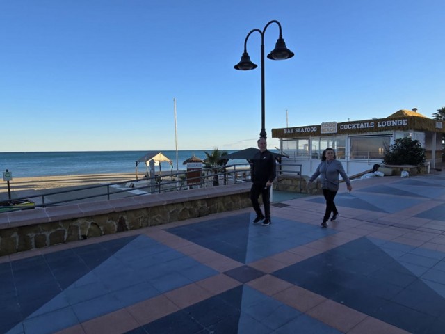 Apartamento con 2 Dormitorios  en La Carihuela