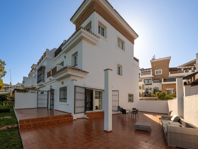 4 Slaapkamer Rijtjeshuis in Alhaurín de la Torre