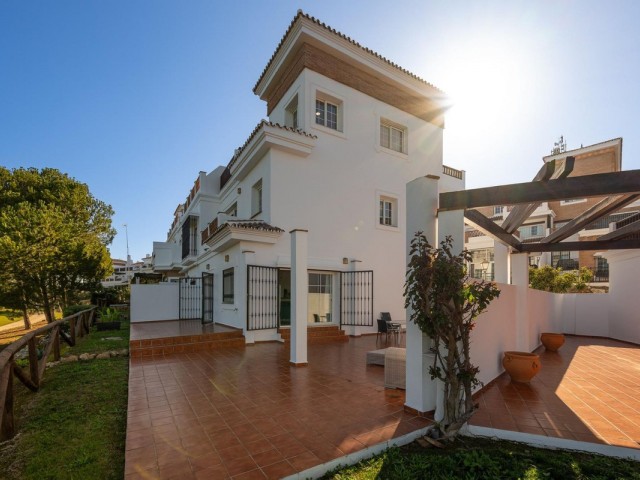 4 Slaapkamer Rijtjeshuis in Alhaurín de la Torre