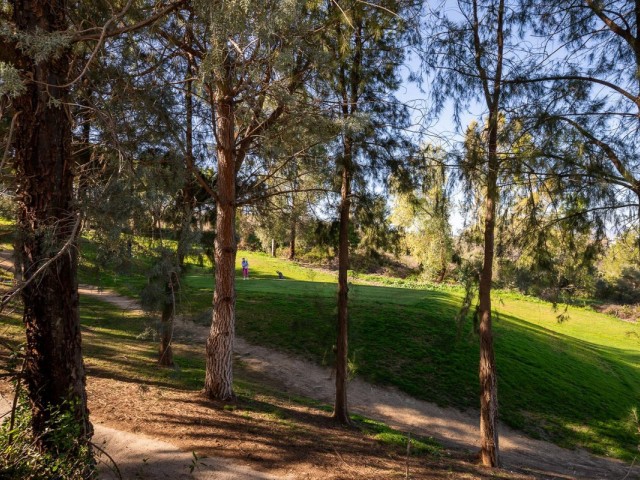Maison mitoyenne avec 4 Chambres  à Alhaurín de la Torre