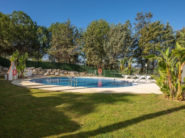 Maison mitoyenne avec 4 Chambres  à Alhaurín de la Torre