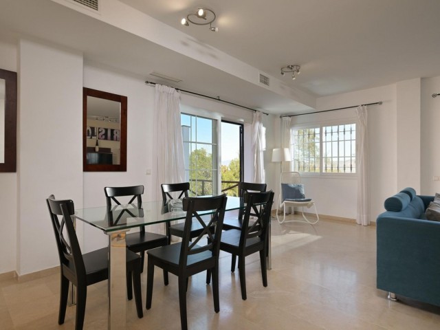 Maison mitoyenne avec 4 Chambres  à Alhaurín de la Torre