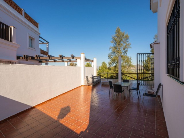 Maison mitoyenne avec 4 Chambres  à Alhaurín de la Torre