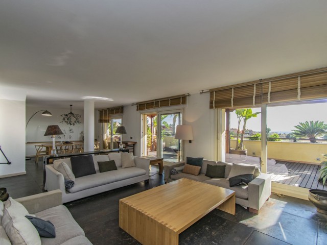 Penthouse in Sierra Blanca