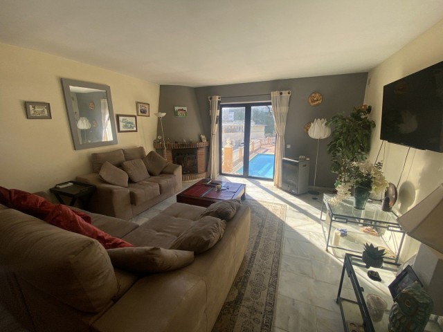 Villa avec 6 Chambres  à Mijas Costa