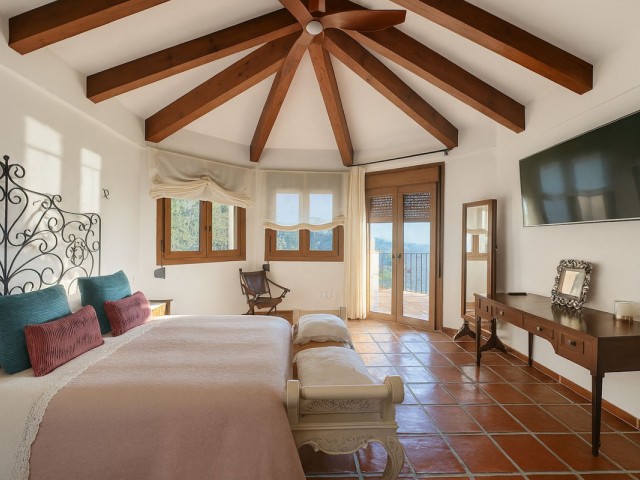 4 Schlafzimmer Villa in Istán