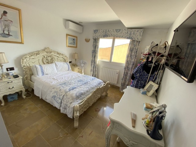 Villa con 5 Dormitorios  en Torremolinos