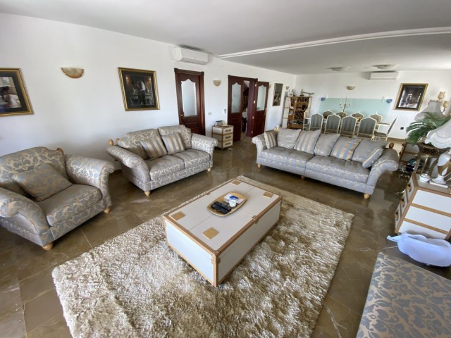 5 Bedrooms Villa in Torremolinos