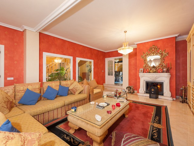 Villa avec 4 Chambres  à Benalmadena