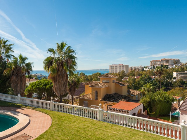 Villa avec 4 Chambres  à Benalmadena
