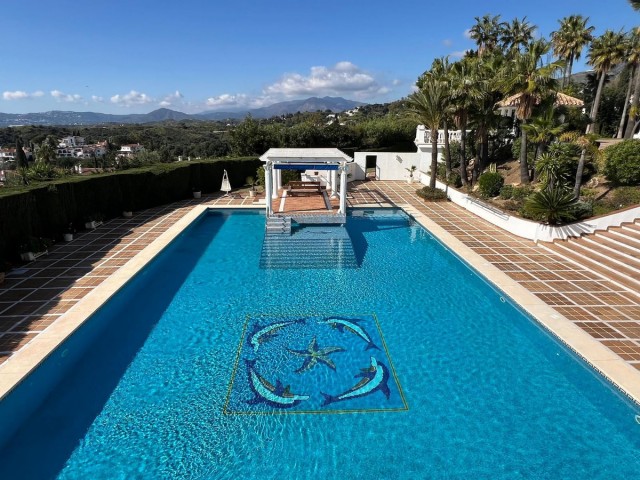 6 Bedrooms Villa in Mijas