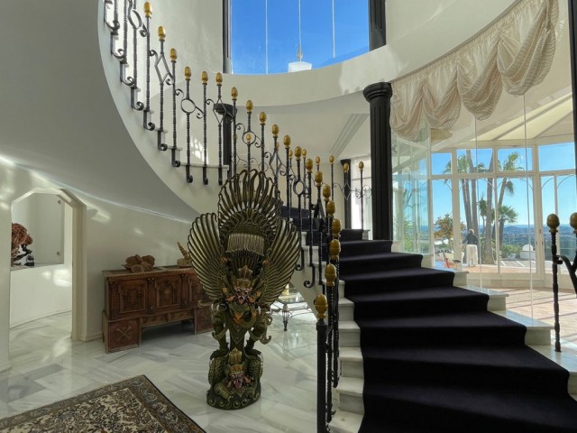 6 Bedrooms Villa in Mijas