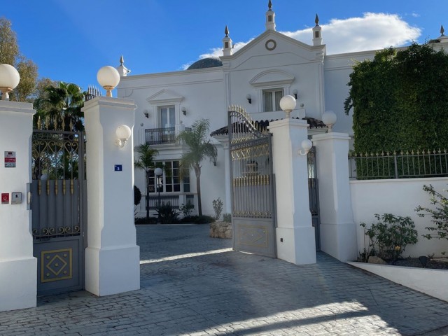 6 Bedrooms Villa in Mijas