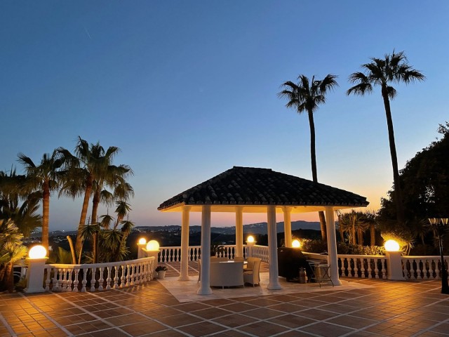 6 Bedrooms Villa in Mijas