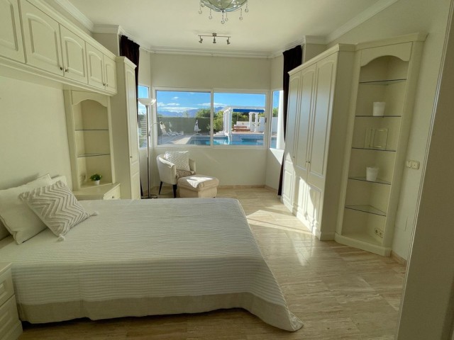 6 Bedrooms Villa in Mijas