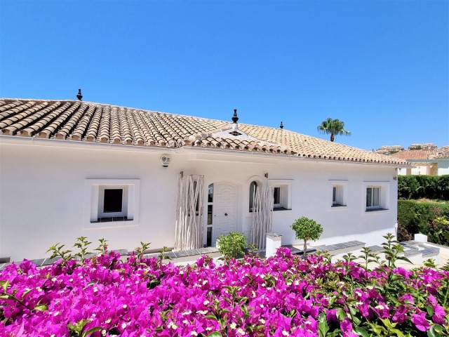 Villa avec 5 Chambres  à Elviria
