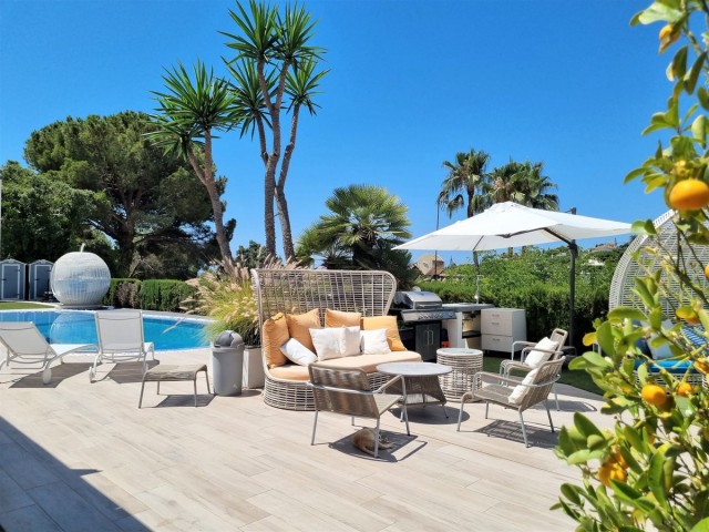 Villa avec 5 Chambres  à Elviria