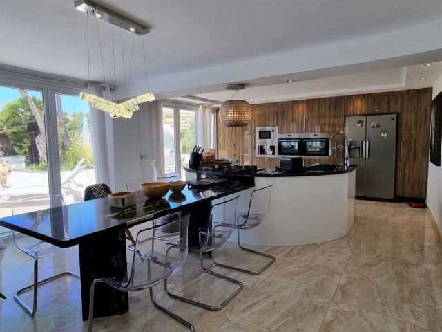 Villa avec 5 Chambres  à Elviria