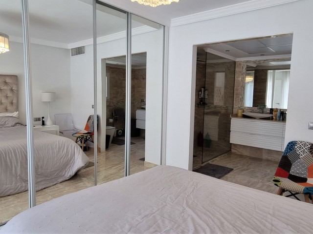 Villa avec 5 Chambres  à Elviria