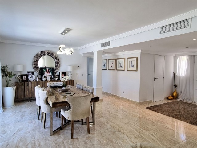 5 Sovrums Villa i Elviria