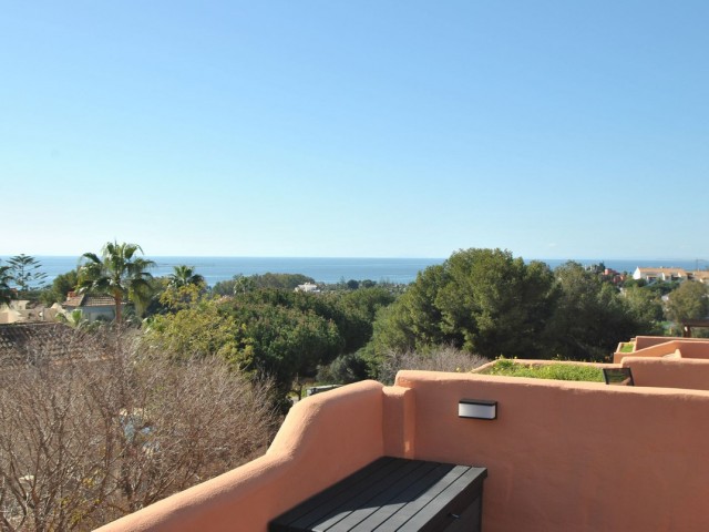 Maison mitoyenne avec 4 Chambres  à Cabopino