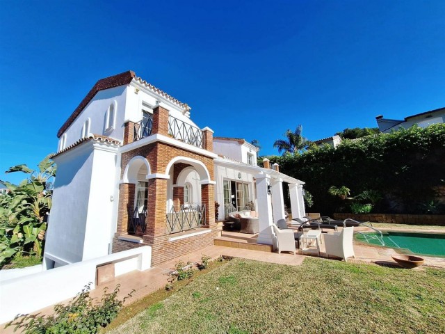 4 Bedrooms Villa in Puerto Banús