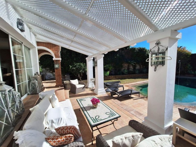4 Bedrooms Villa in Puerto Banús