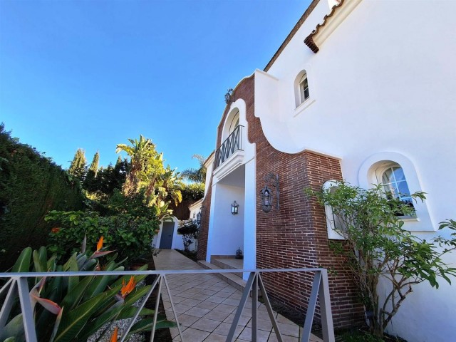 4 Bedrooms Villa in Puerto Banús