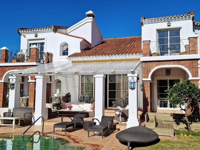 4 Bedrooms Villa in Puerto Banús