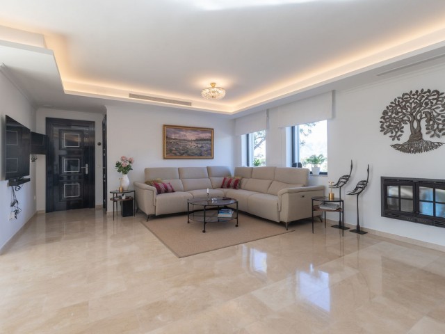 3 Soveroms Villa i Elviria