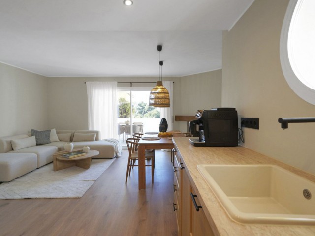 2 Bedrooms Apartment in Calahonda