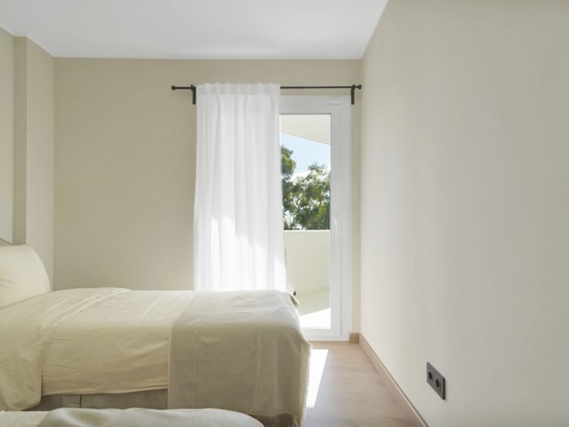 2 Bedrooms Apartment in Calahonda