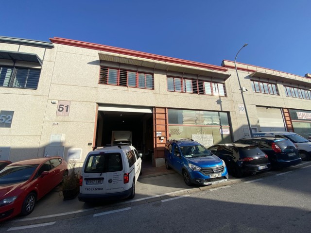 Commercial in Nueva Andalucía