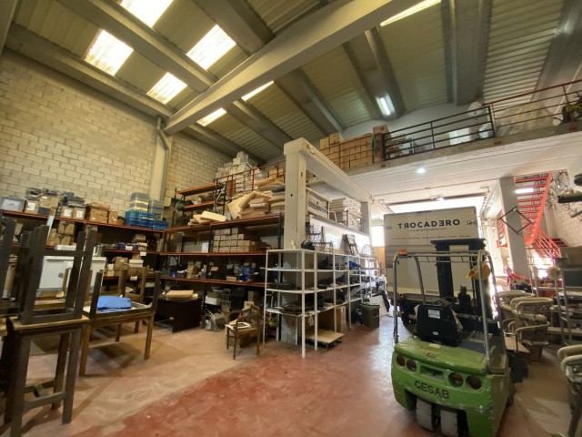 Commercial in Nueva Andalucía