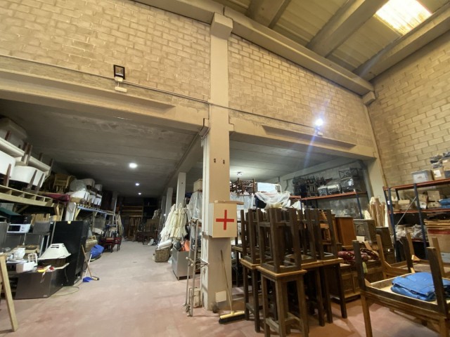 Commercial in Nueva Andalucía