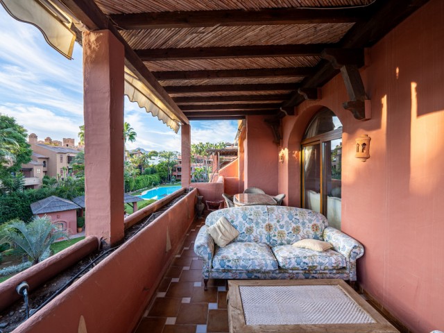 Appartement avec 5 Chambres  à Guadalmina Baja