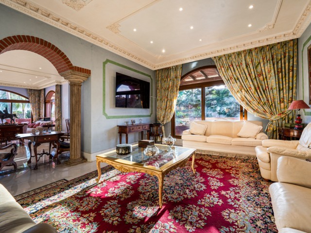 Appartement avec 5 Chambres  à Guadalmina Baja