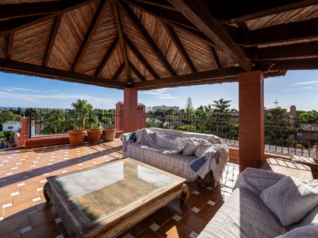 Appartement avec 5 Chambres  à Guadalmina Baja