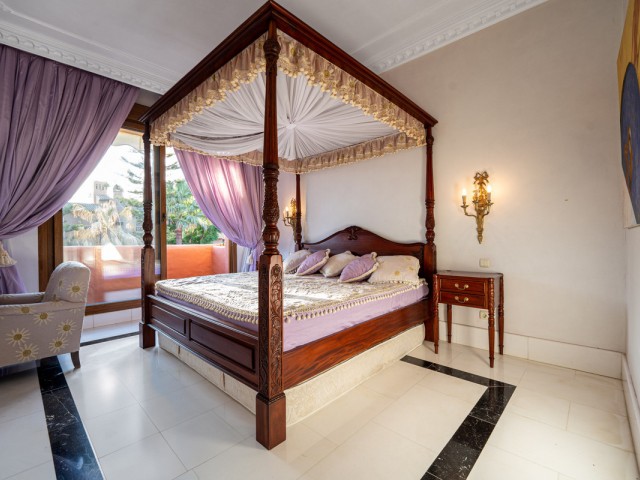 Appartement avec 5 Chambres  à Guadalmina Baja