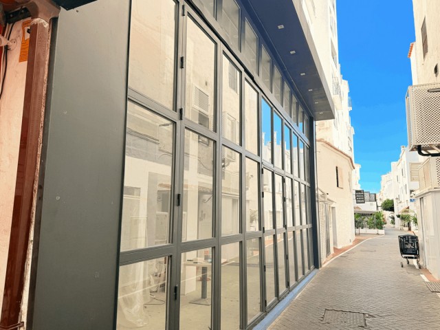 Commercial in Puerto Banús