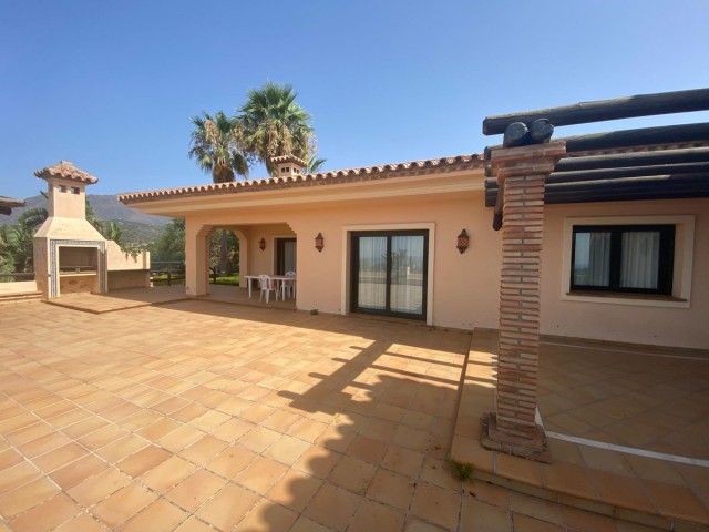 Villa avec 4 Chambres  à La Cala