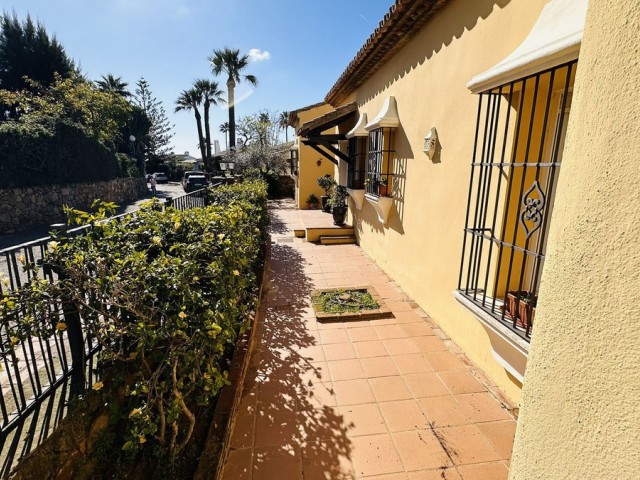3 Bedrooms Villa in La Duquesa